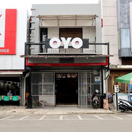 Oyo 1191 Monalisa Residence And Cafe Padang  Exterior foto