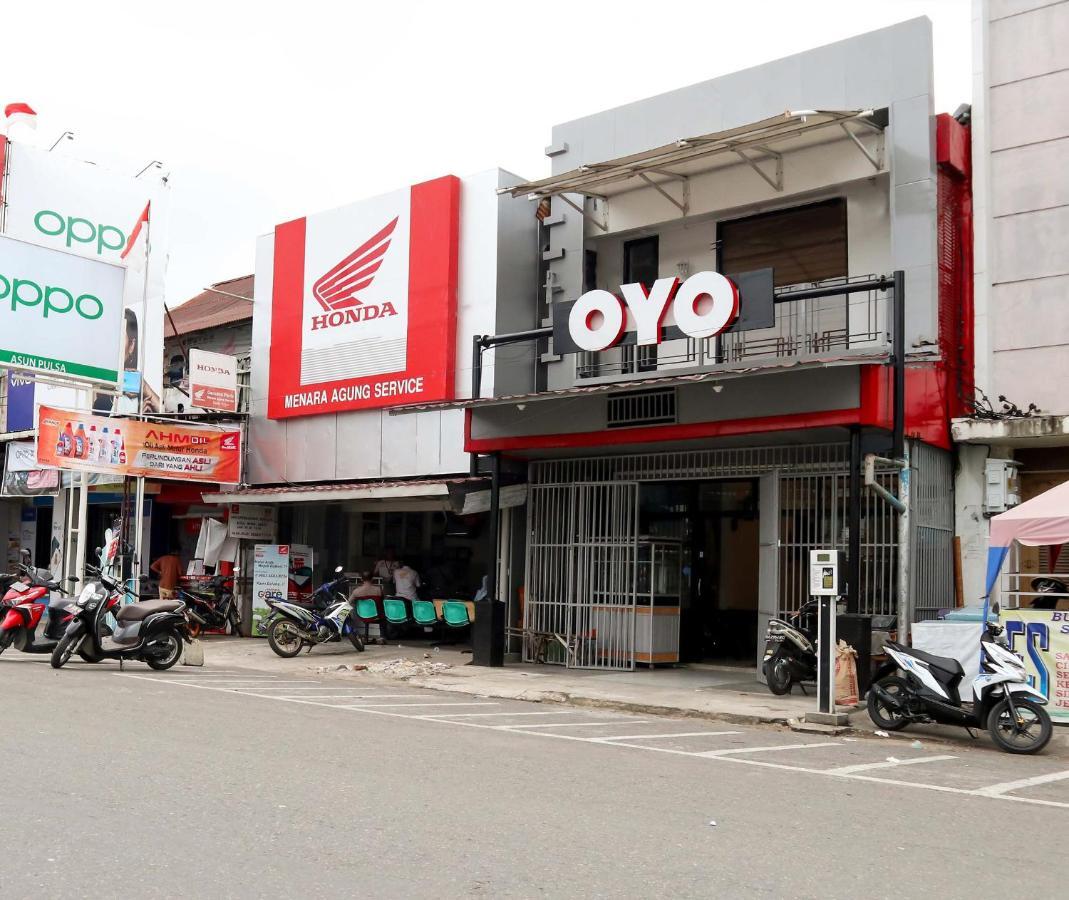 Oyo 1191 Monalisa Residence And Cafe Padang  Exterior foto